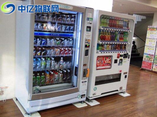 可口可樂(lè)自動(dòng)售賣機(jī)